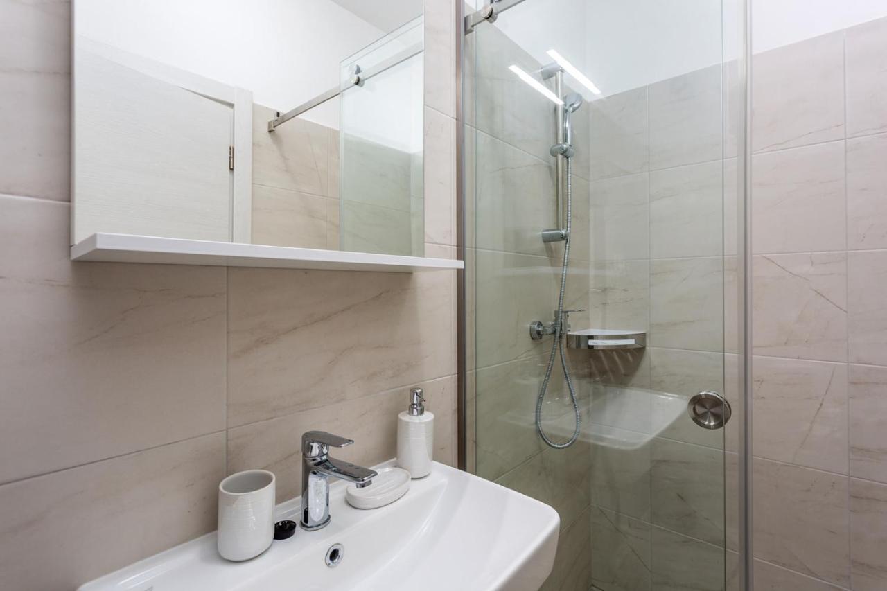 Kvarner Bay 4* - Apartments 1 & 3 리예카 외부 사진